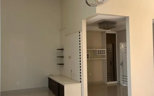 Casa com painel solar, móveis planejados e piscina – Birigui