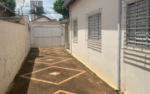 Casa com piscina próxima ao centro de Birigui