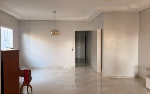 Casa com 3 quartos sendo 1 suíte no centro de Birigui